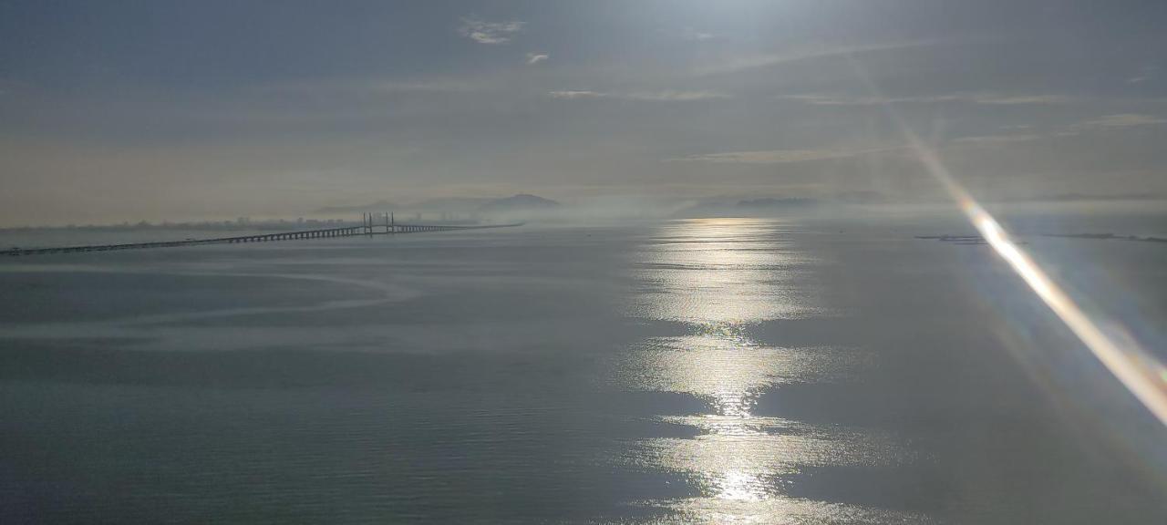 Infinite Seaview With Penang Bridge Suite With Sunrise Up To 11 Person Bayan Lepas Exterior foto